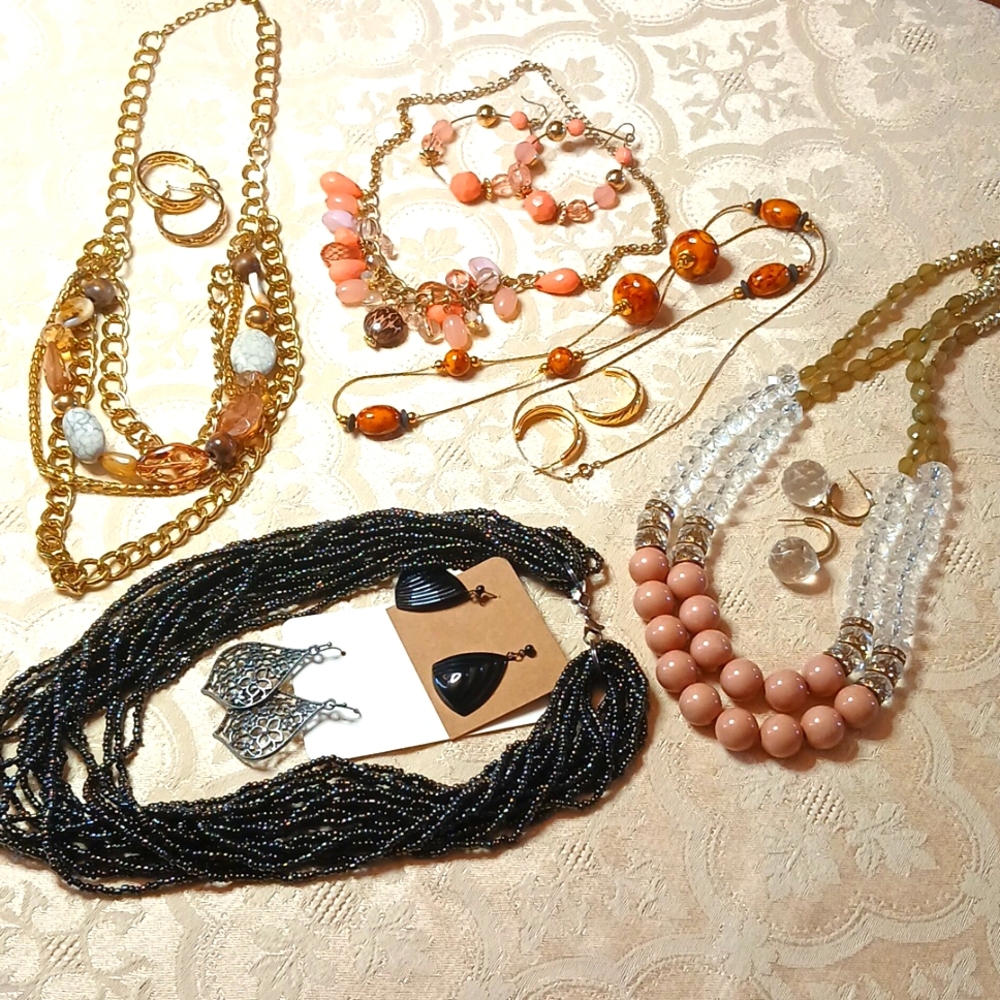 Jewelry Lot Matching Pieces